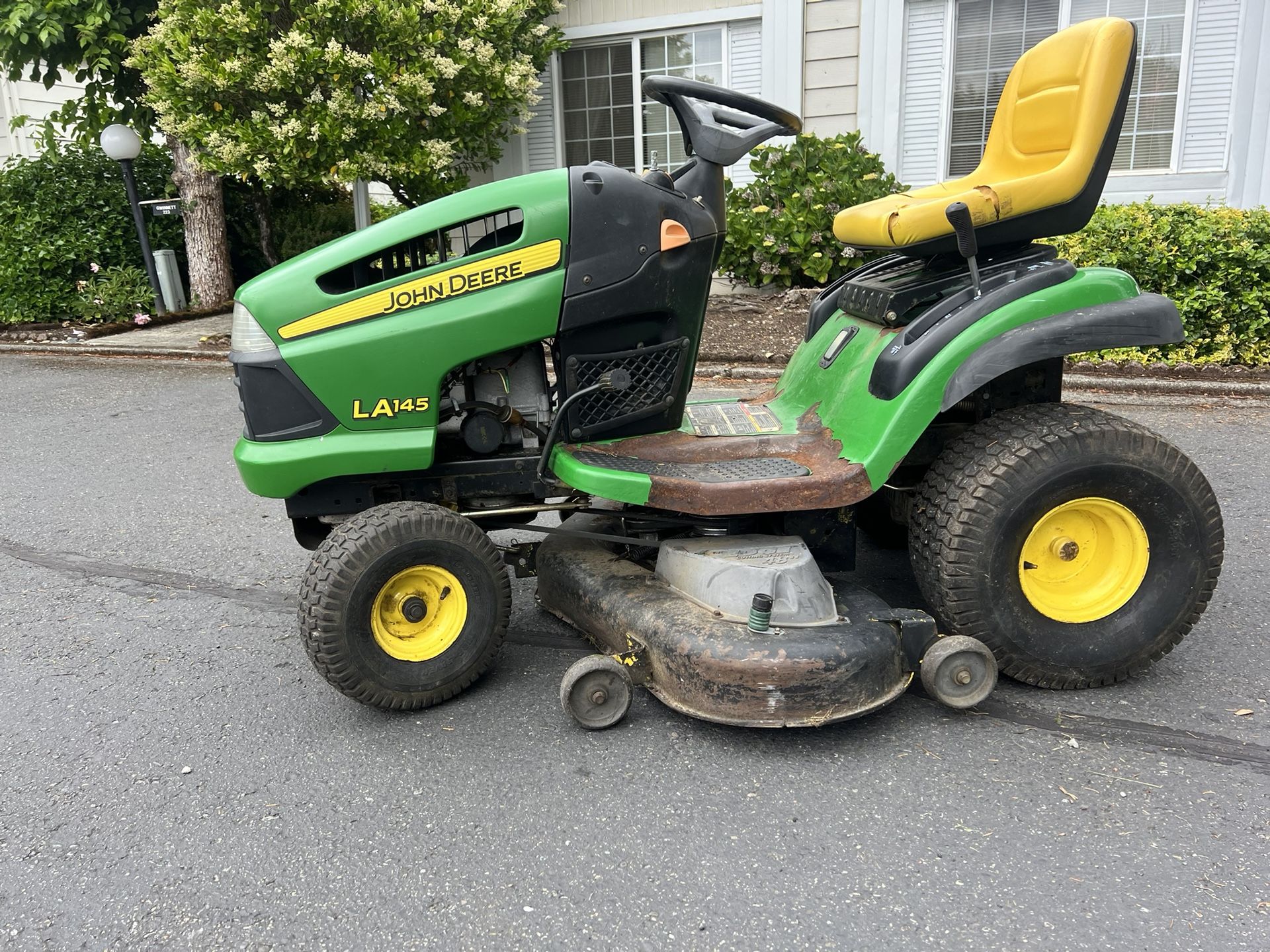 John Deer Riding Lawn Mower