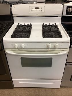 Kenmore 30 in. 5.0 cu.ft. 4 Burners Natural Gas Range