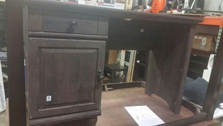 Brand new assembled computer desk