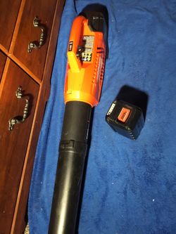 Echo 58V Super Blower SET with 2.0 Battery and charger, new! ALL for 105 tomorrow 💥💥👍🏽👍🏽⌛️