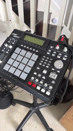 Mpc 2500 music production center