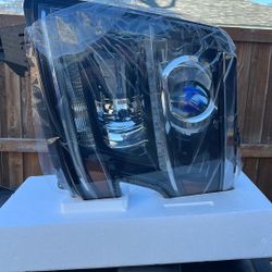 2019 Chevy Suburban Head Lamp 