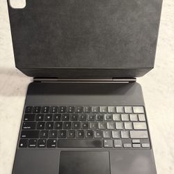 iPad 13” Magic Keyboard (original)