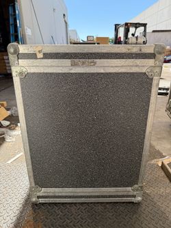 R&R Cases Heavy Duty Road / Flight Case 30" x 22" x 11"