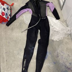 O’Neill Women’s Wet Suit (size 8)