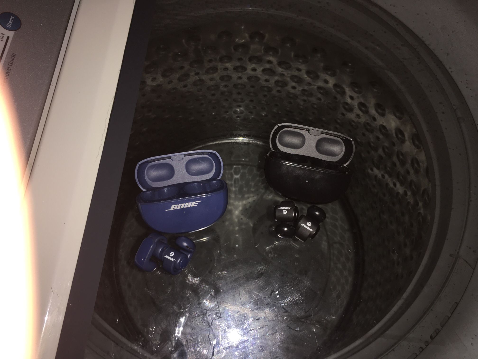 Selling 2 Bose Headphones Looking To Selling Now 