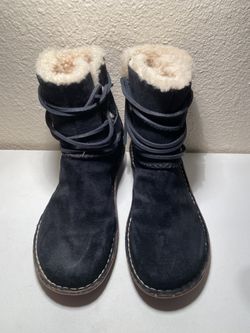UGG 3335 Caspia Black Suede Shearling Ankle Ties Boots Women’s Size 6