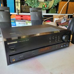 Vintage Pioneer SX-205 FM/AM Stereo Receiver 