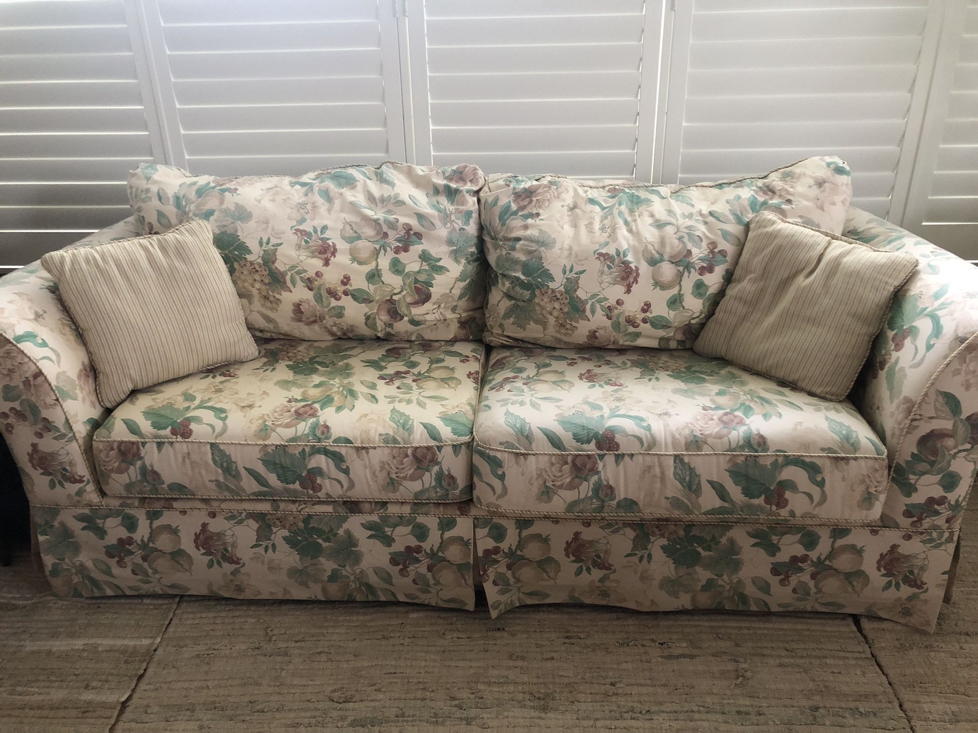 8ft Floral Couch 