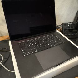 MacBook Pro M4 MAX 48gb & 1 Tb With Extended Warranty