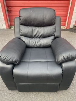 🤑Faux Leather Recliner For Sale🤑
