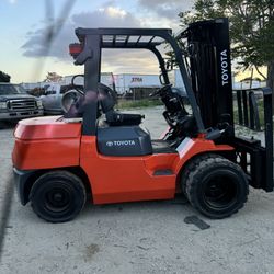 Toyota Forklift 