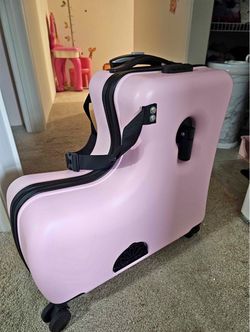 Ride along suitcase - 20in - pink color