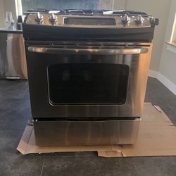 GE Gas Range - Slide In