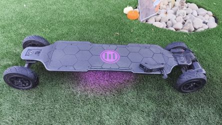Hadean high performance carbon electric skateboard