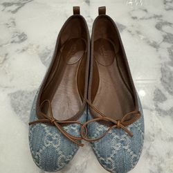 GUCCI GG Signature Printed Ballet Flats Size: 36 - excellent condition - Originally $650.   Asking $215