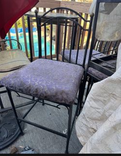 4 Bar Stools