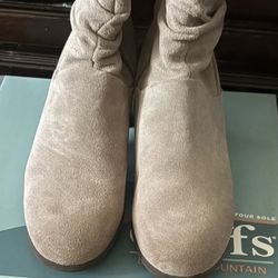 Cliff’s Suede. Khaki. Women’s Size 7.