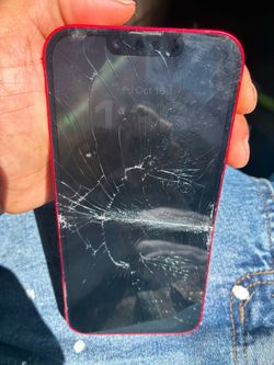 IPhone 14 cracked