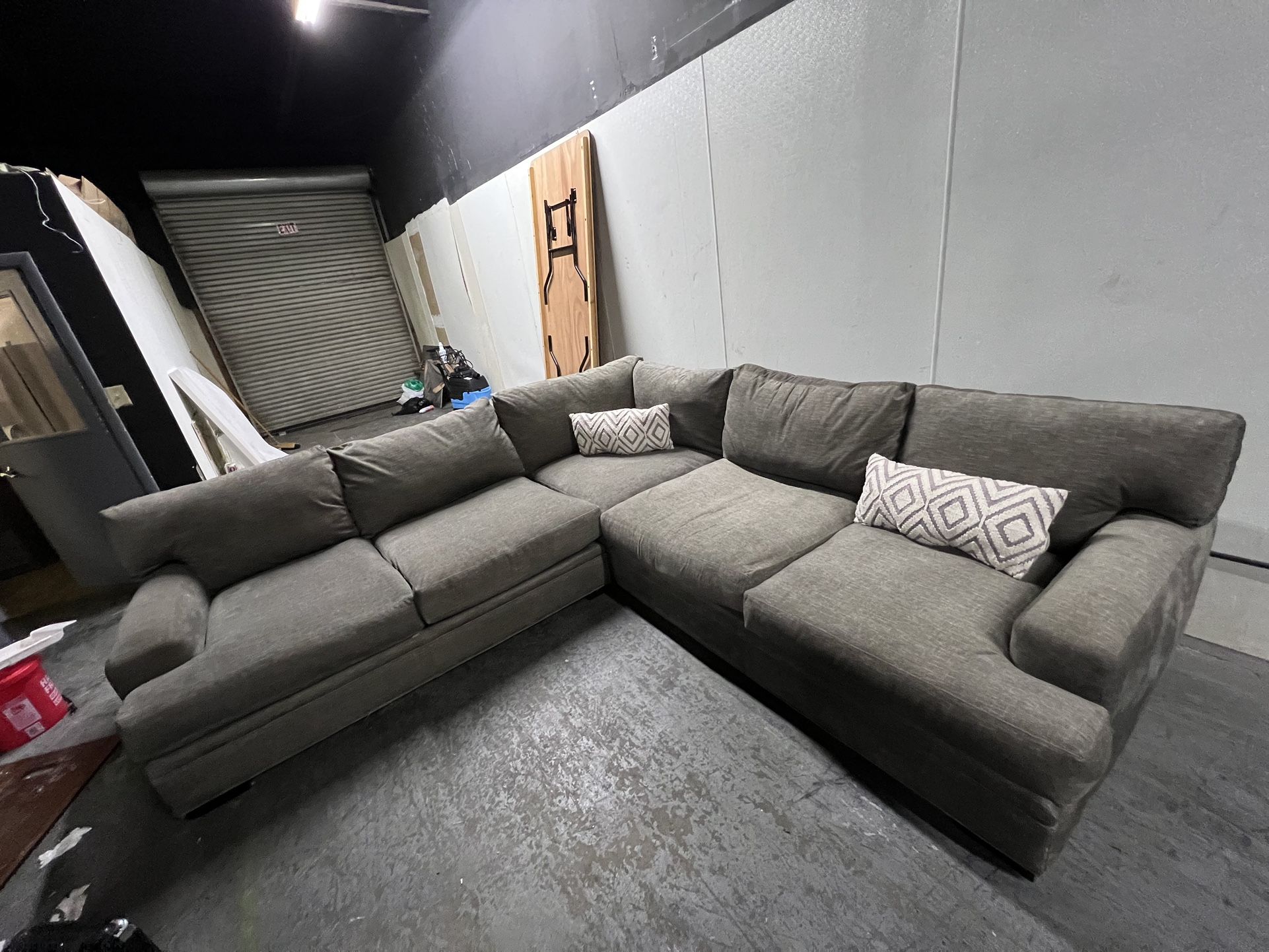 SECTIONAL COUCH SOFA