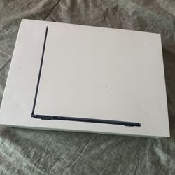 BRAND NEW Macbook Air M2 Chip 256GB 
