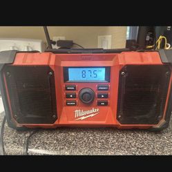 Milwaukee Radio Without Bluetooth 