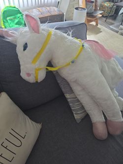 Unicorn costume size 2-4 kids