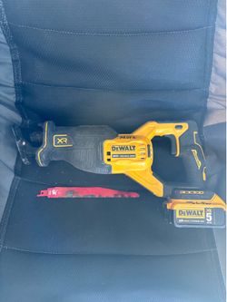 Dewalt saw
