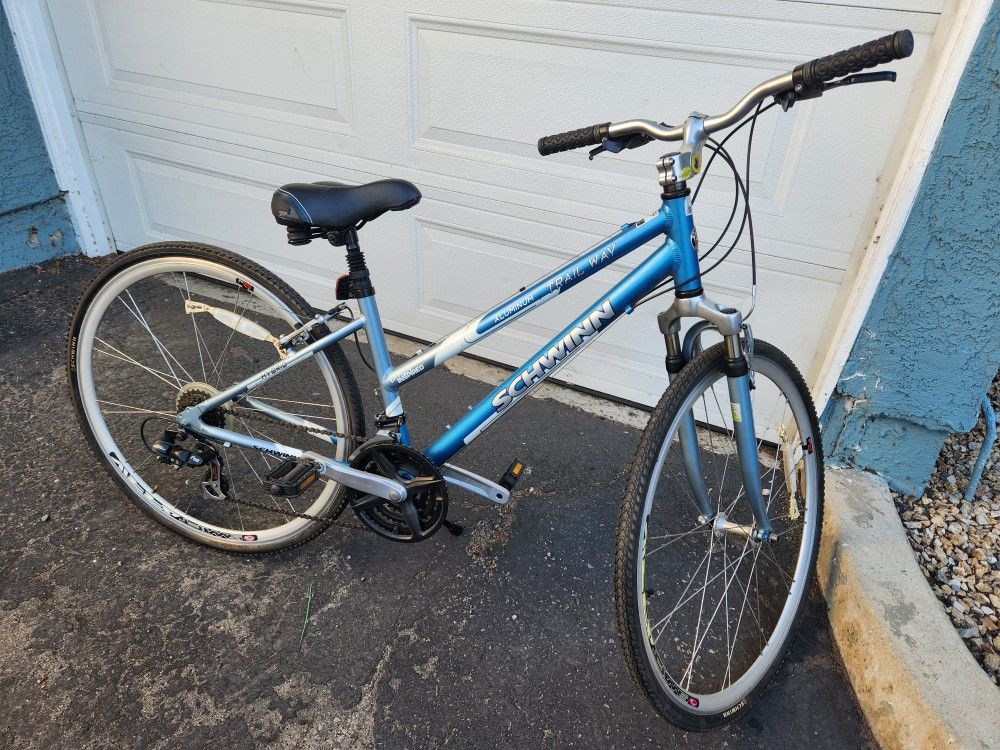 Schwinn Gravel Bike 21 Speed