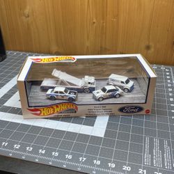 Hot Wheels Premium Ford Race Team