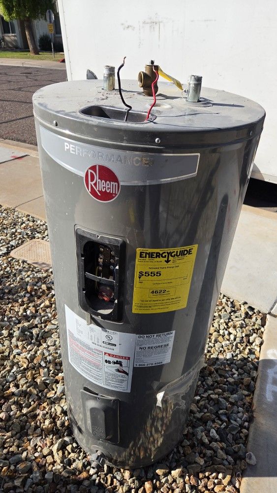 FREE Leaking 40 Gallon Water Heater For Salvage