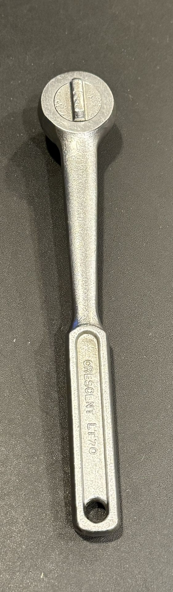 Vintage CRESCENT TOOL LT70 3/8” Drive Unique Round Head Ratchet Wrench. Freshly lubricated & in good working condition.