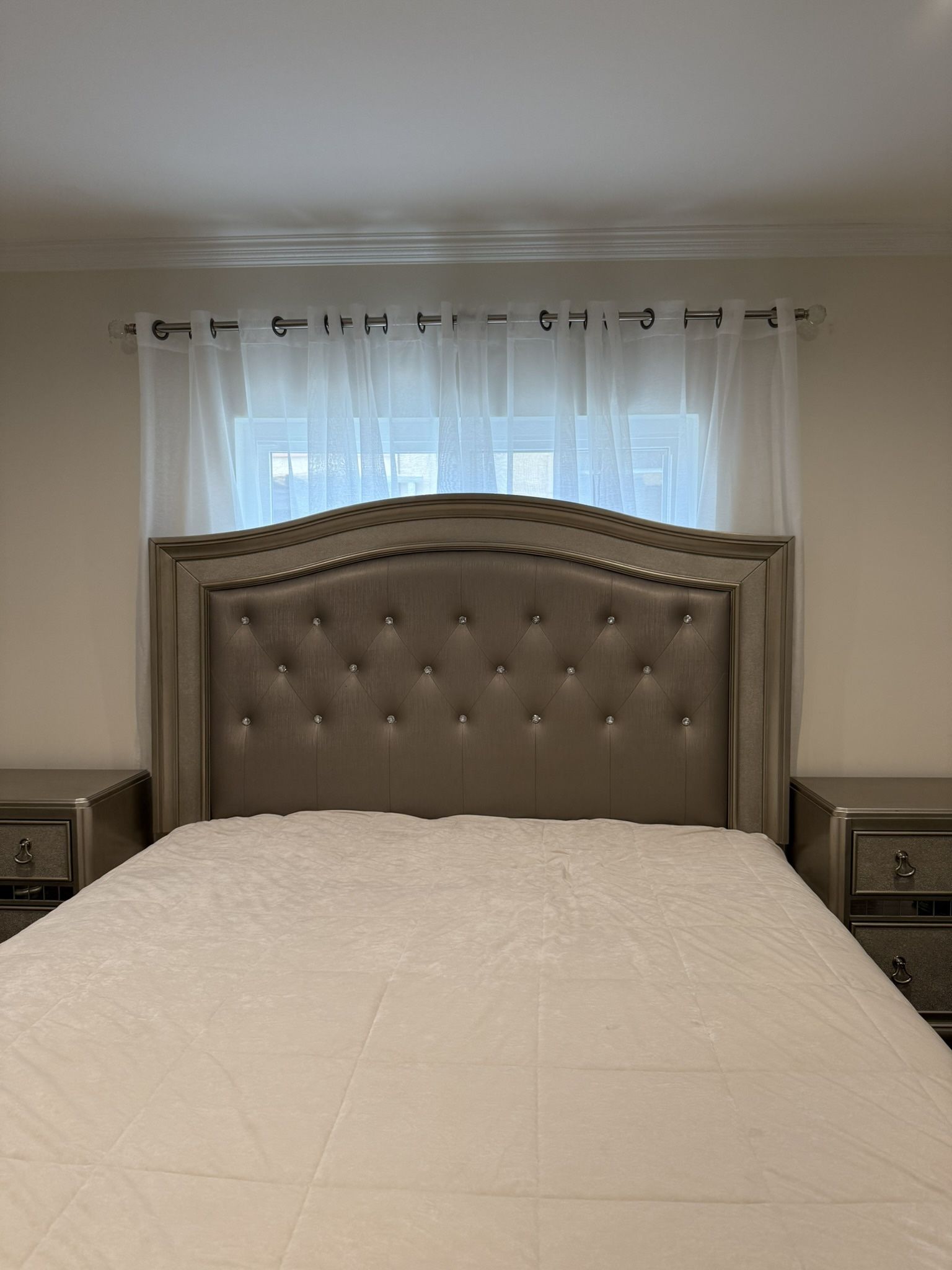 California King Bed Set