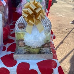 Valentines Day Gift Basket