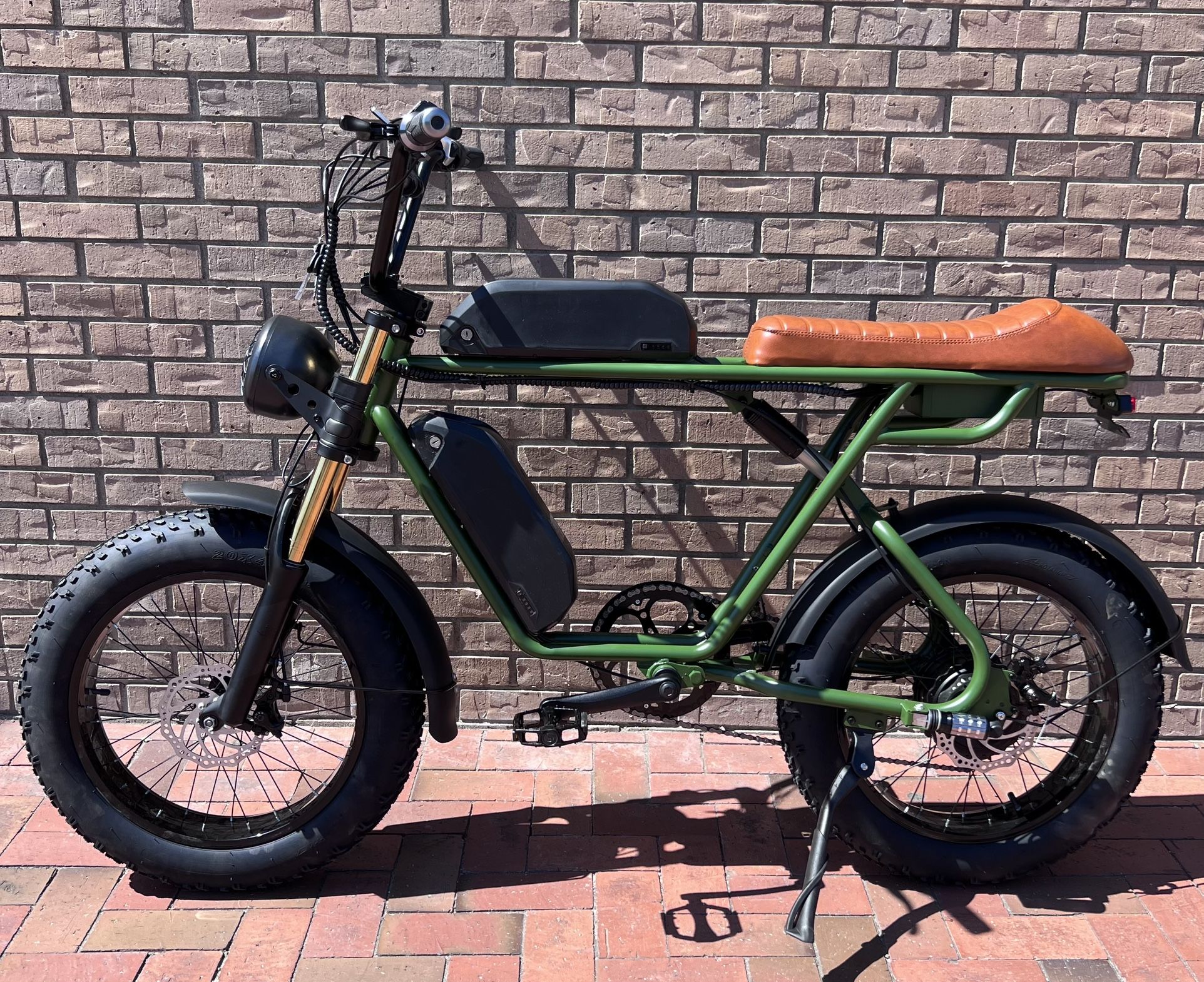 750 Watt Dual Rider/Dual Battery, Pegs, Electric Ebike, 26ah Total Amp Batteries (Removable), 80 Mile Distance(Long Seat/Dual Rider Style)