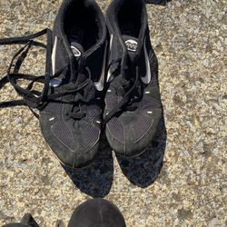 Slightly used men’s shoes size 11