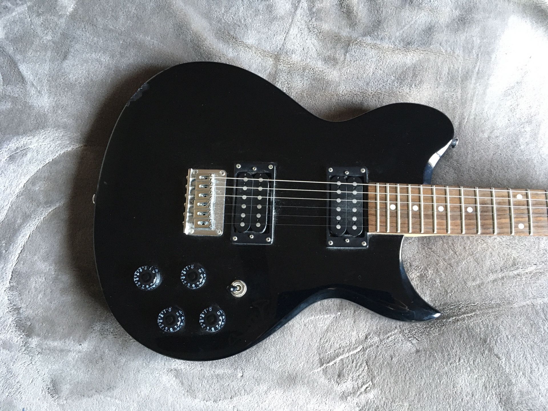 Washburn W114 Electric Guitar for Sale in Palatine, IL OfferUp