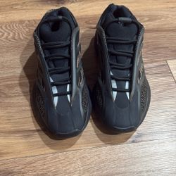 Adidas Yeezy 700 V3