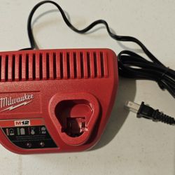 Milwaukee M12 Battery Charger