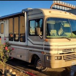 1996 Fleetwood Bounder