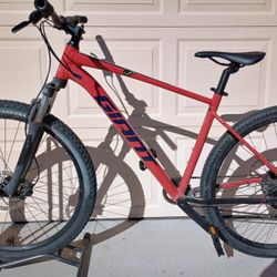 29 Inch Giant Talon Mountain Bike 