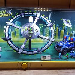LEGO ALIEN CONQUEST HUGE WORKING STORE DISPLAY 👽