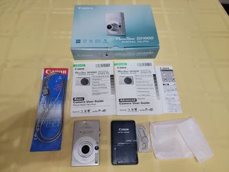 Canon PowerShot SD1000 Digital ELPH Camera Bundle
