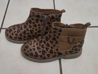 Kids shoes age 4-5