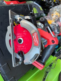 Milwaukee M18 FUEL Circular Saw