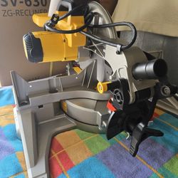 Dewalt 15 Amp Corded 12 in. Single Bevel Compound Miter Saw