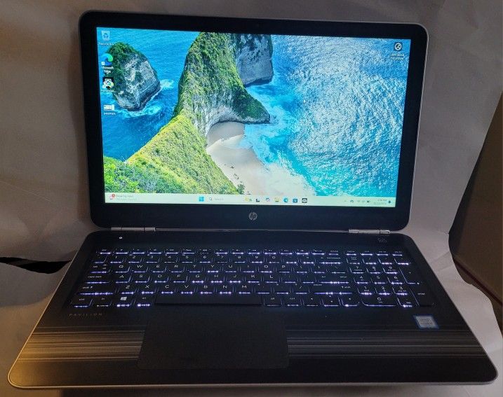 Refurbished HP Pavilion 15 touchscreen, i5-7200u, 12gb ram, 500gb ssd, new batt