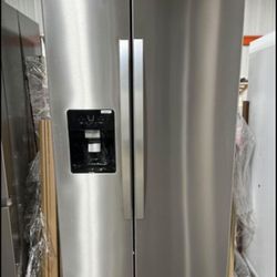 Whirlpool NEW 24.5-cu ft Side-by-Side Refrigerator with Ice Maker WRS555SIHZ
