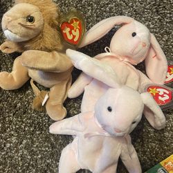 COLLECTABLE BEANIE BABIES 