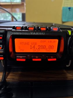 Yaesu ft 857D.   Clean !!!!